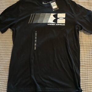 Under Armour Men’s Black Tee with Gray-to-White Gradient Logo